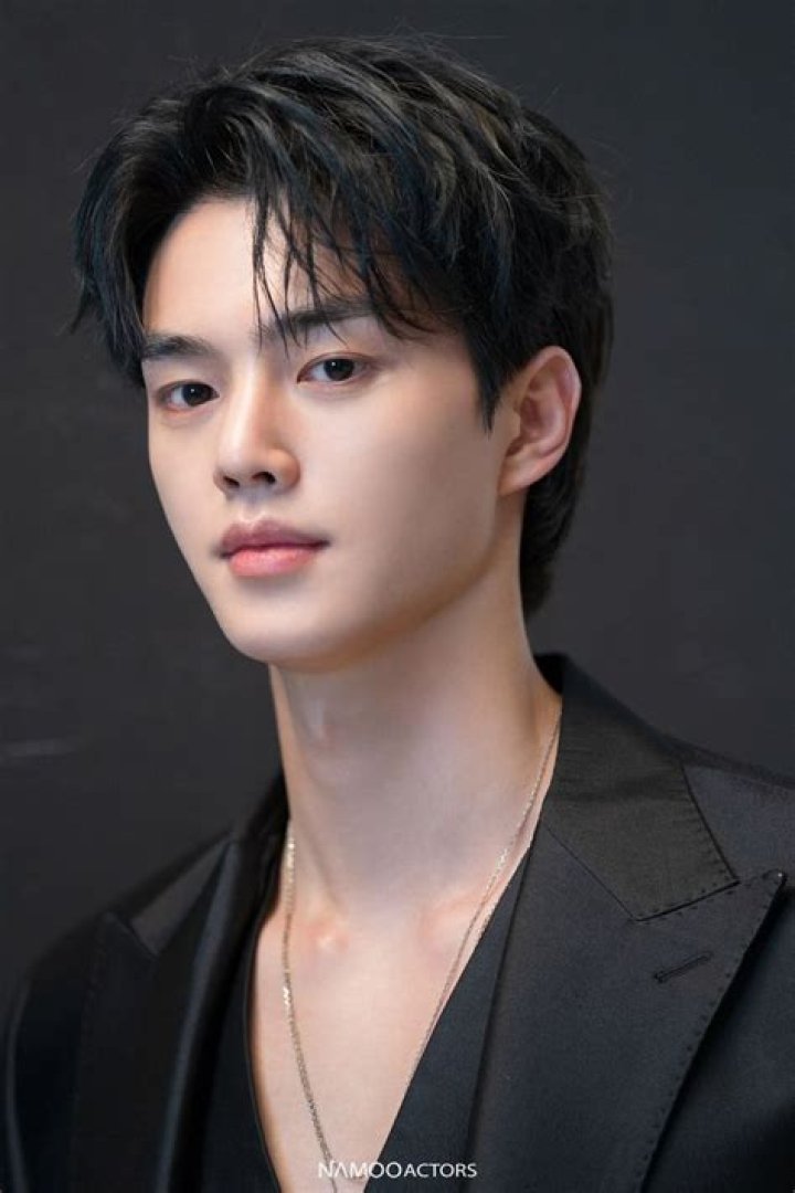 Kang Sang-woo Biography, Age, Height, Wife, Net Worth, Family